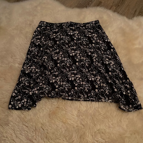 GAP Floral Skater Skirt - Picture 5 of 9
